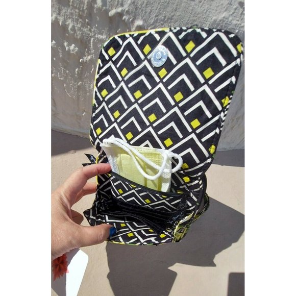 vera bradley crossbody hipster purse Green black retired pattern. - Picture 5 of 9